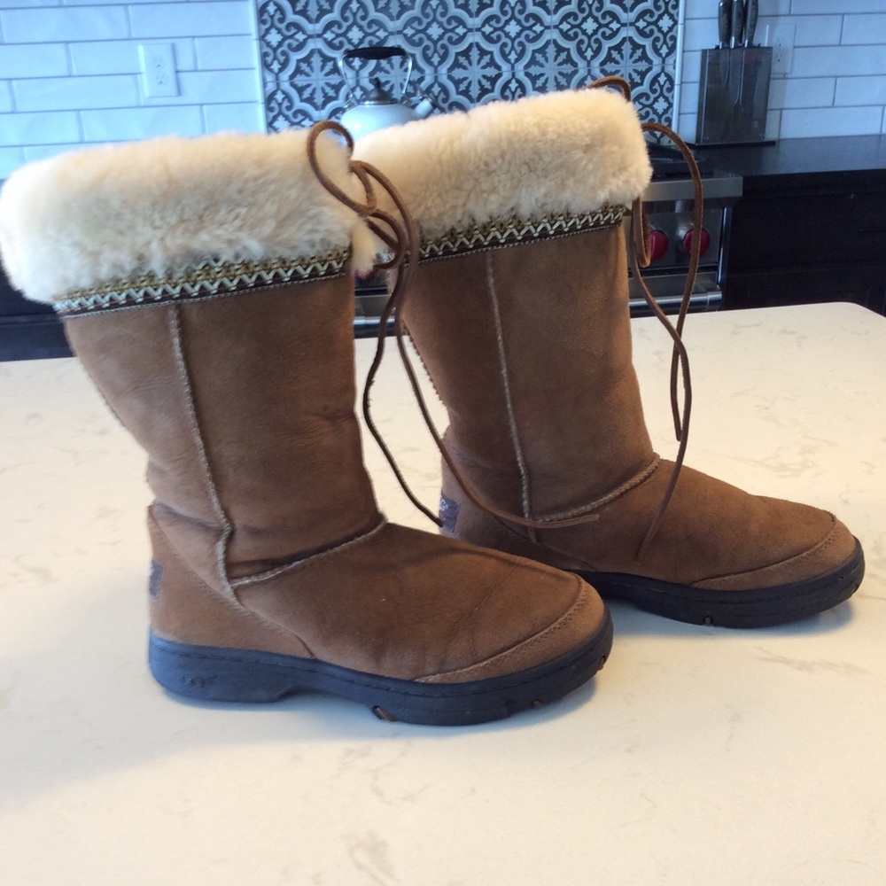 UGG BOOTS